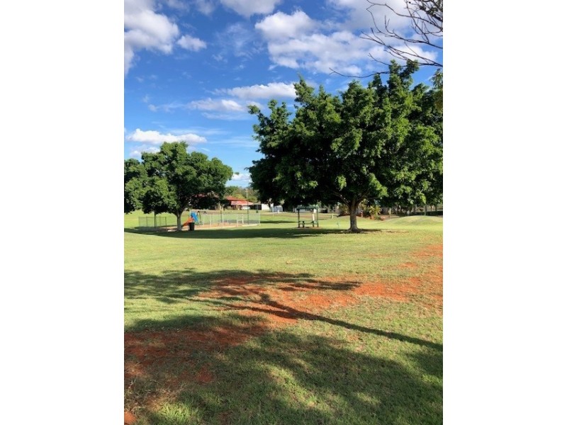 8 PIONEER AV, Childers QLD 4660