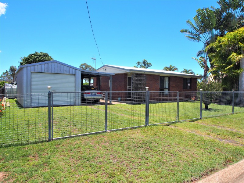 8 MOLLER STREET, Buxton QLD 4660