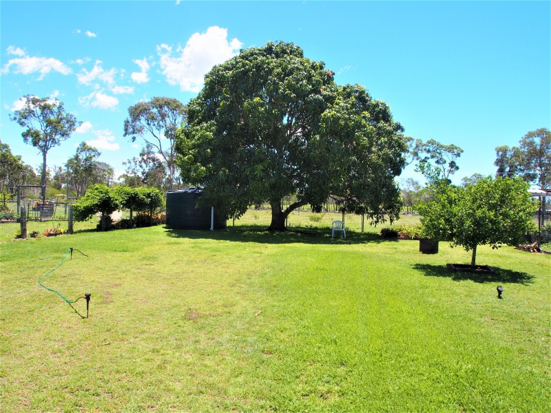 8 MOLLER STREET, Buxton QLD 4660