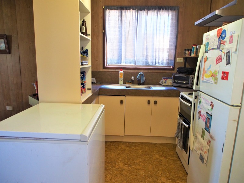 8 MOLLER STREET, Buxton QLD 4660