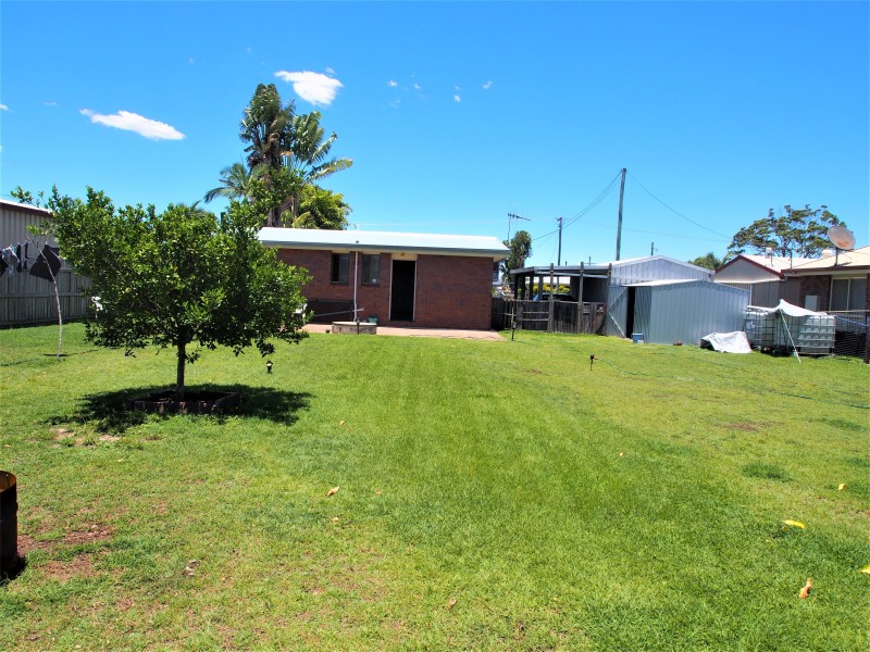 8 MOLLER STREET, Buxton QLD 4660