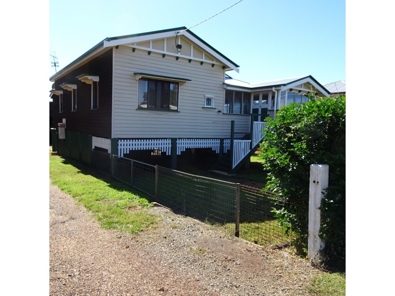 49 MACROSSAN STREET, Childers QLD 4660