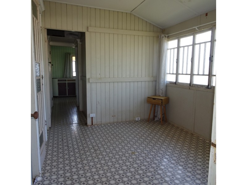 49 MACROSSAN STREET, Childers QLD 4660