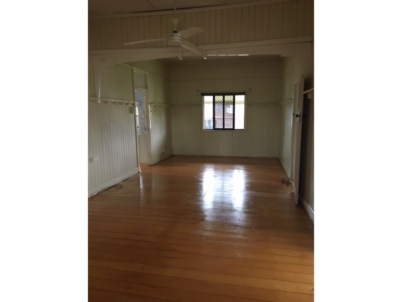 49 MACROSSAN STREET, Childers QLD 4660