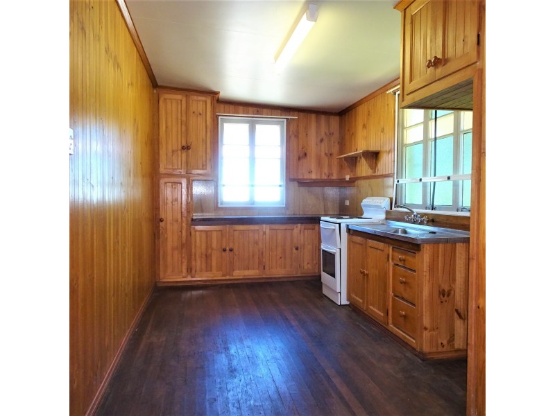 16 NELSON STREET, Childers QLD 4660