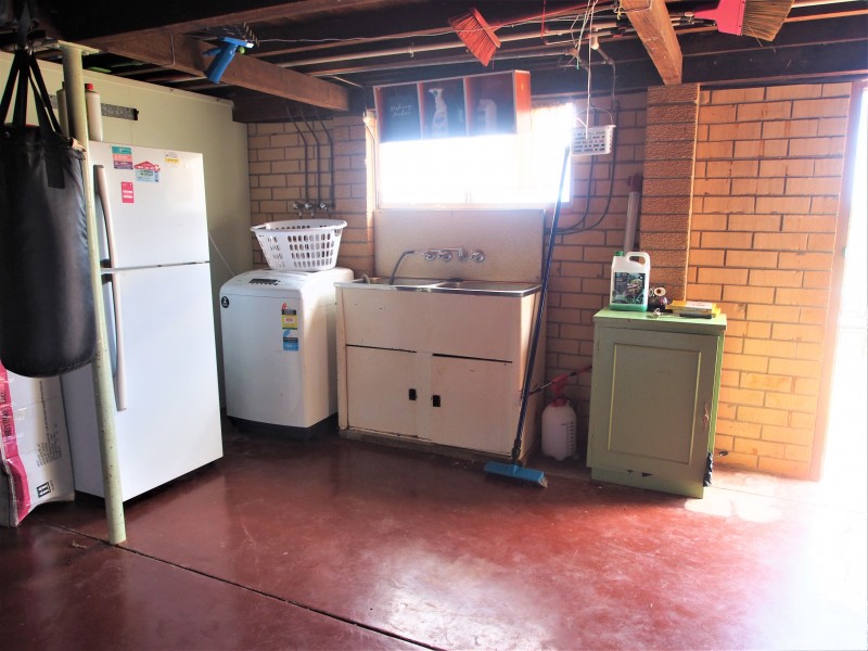 6 HARNEY STREET, Childers QLD 4660