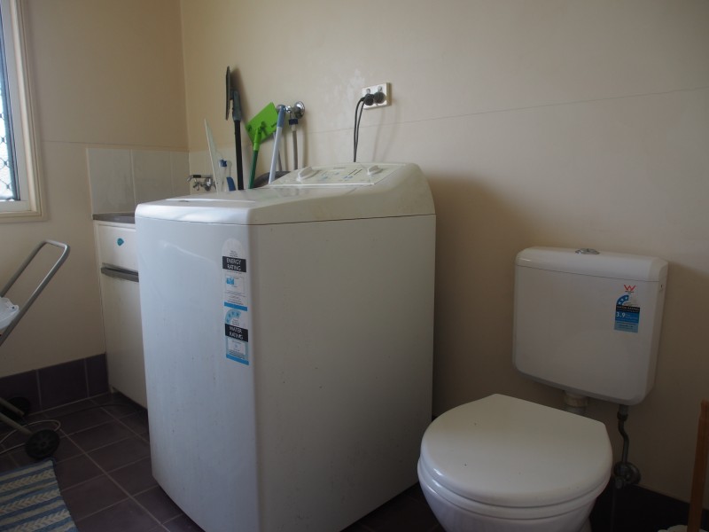 8 SMITH STREET, Buxton QLD 4660