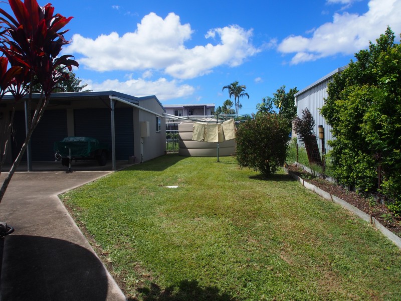 8 SMITH STREET, Buxton QLD 4660