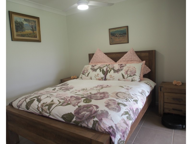 9 ISLAND CLOSE, Pacific Haven QLD 4659