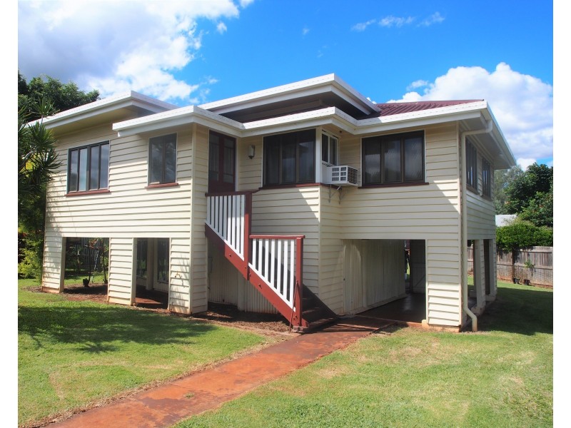 25 WEST STREET, Childers QLD 4660
