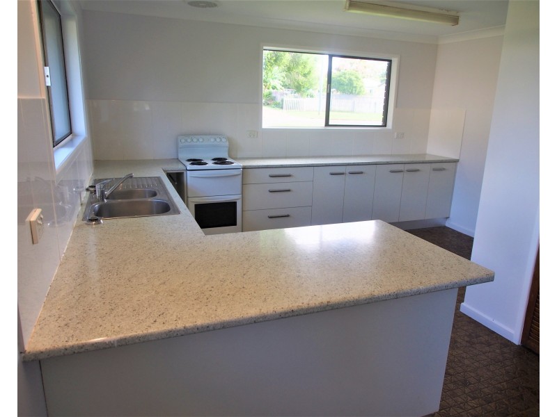 9 Hinkler Street, Childers QLD 4660