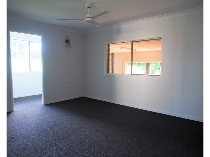 9 Hinkler Street, Childers QLD 4660