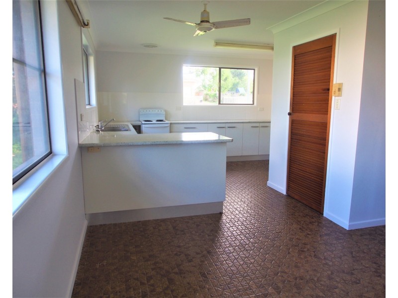 9 Hinkler Street, Childers QLD 4660