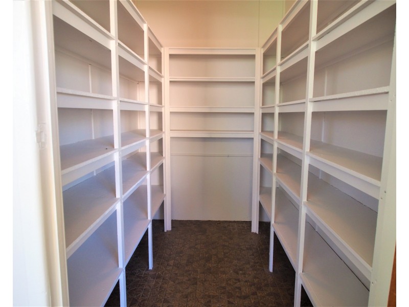 9 Hinkler Street, Childers QLD 4660