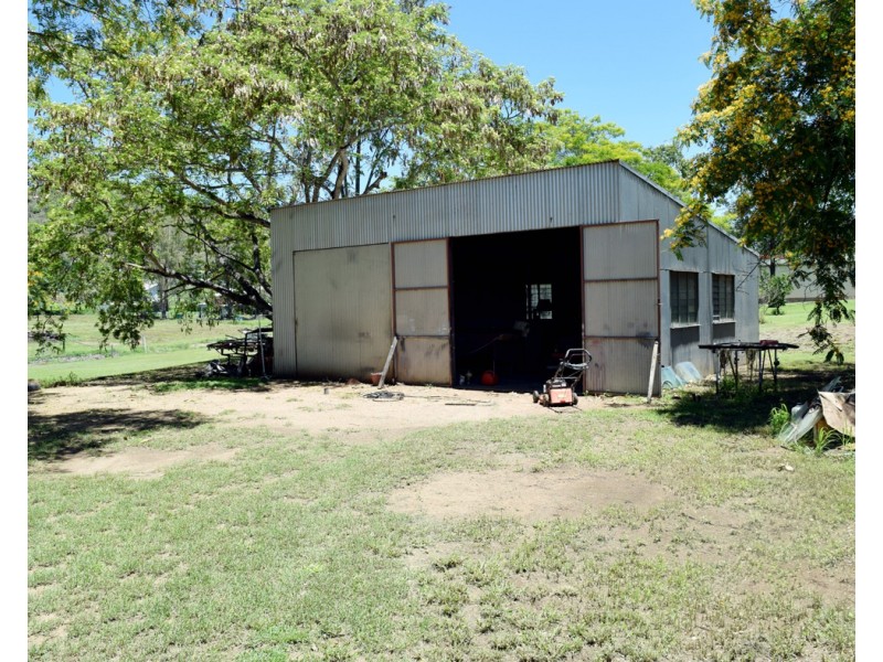 98-100 Capper Street, Gayndah QLD 4625