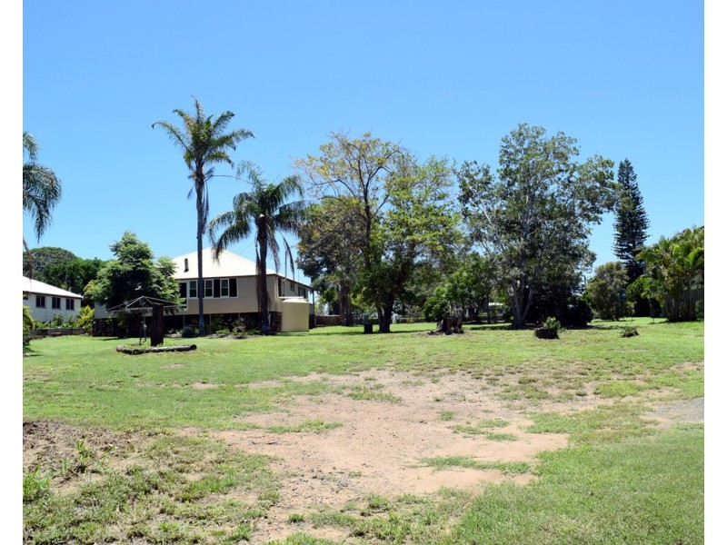 98-100 Capper Street, Gayndah QLD 4625