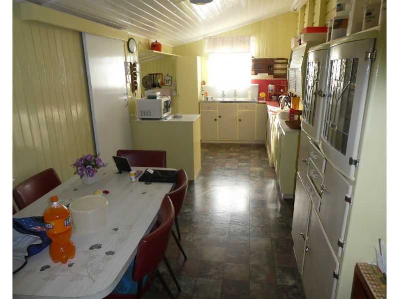 5 NETTE STREET, Biggenden QLD 4621