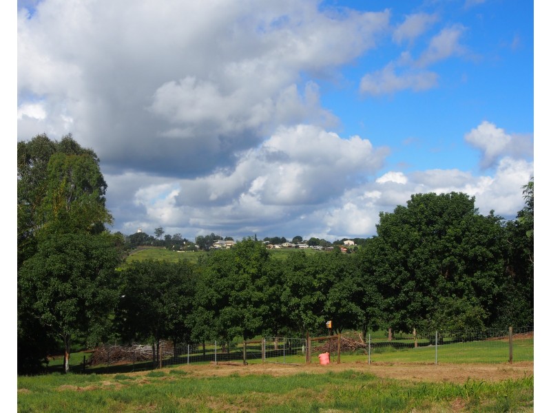 46 HUXLEY ROAD, Childers QLD 4660