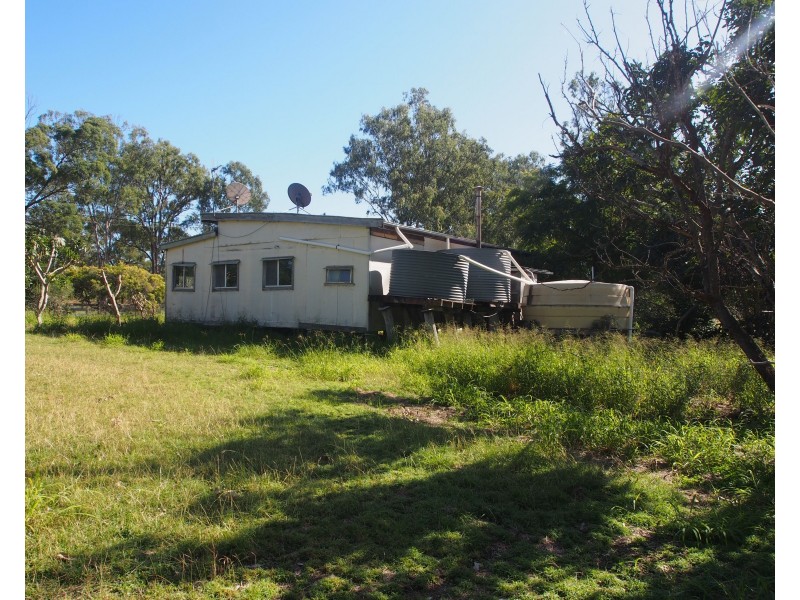 11 Main Street, Dallarnil QLD 4621