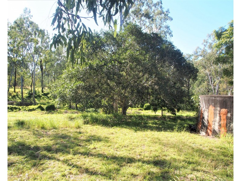 11 Main Street, Dallarnil QLD 4621