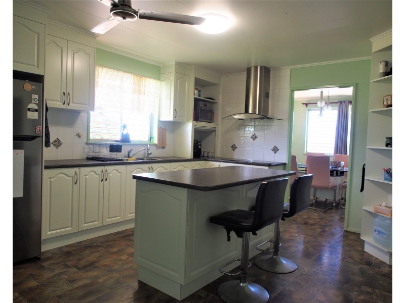 6 Harney Street, Childers QLD 4660