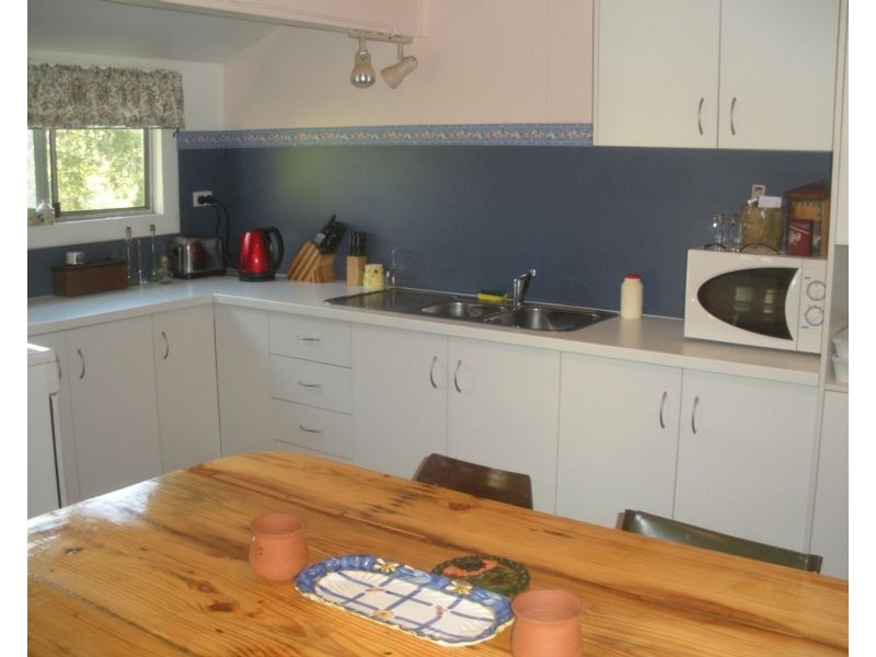 4 Mullers Road, Redridge QLD 4660