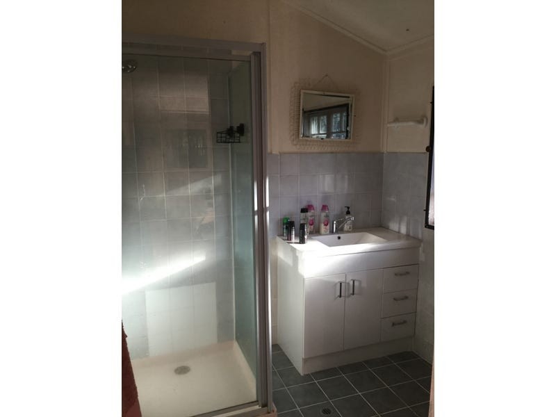 4 Mullers Road, Redridge QLD 4660