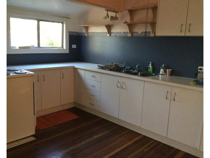 4 Mullers Road, Redridge QLD 4660