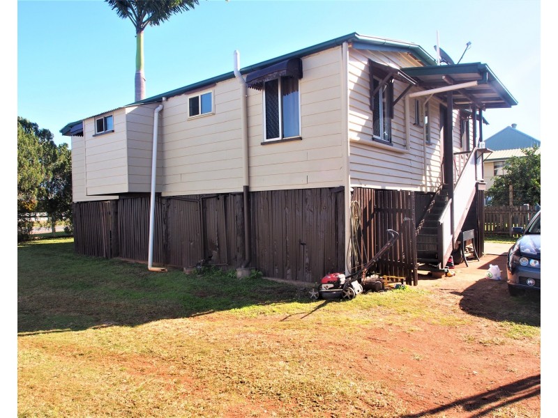 5 Churchill Street, Childers QLD 4660