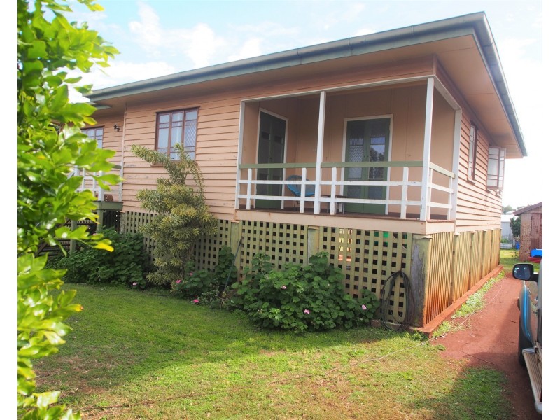 11 WEST STREET, Childers QLD 4660