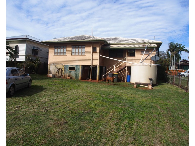 11 WEST STREET, Childers QLD 4660