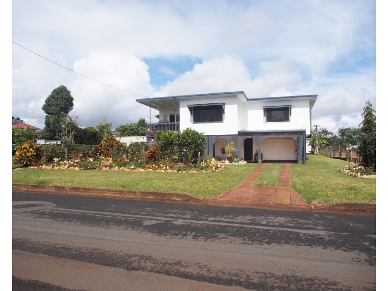 6 CEVN STREET, Childers QLD 4660