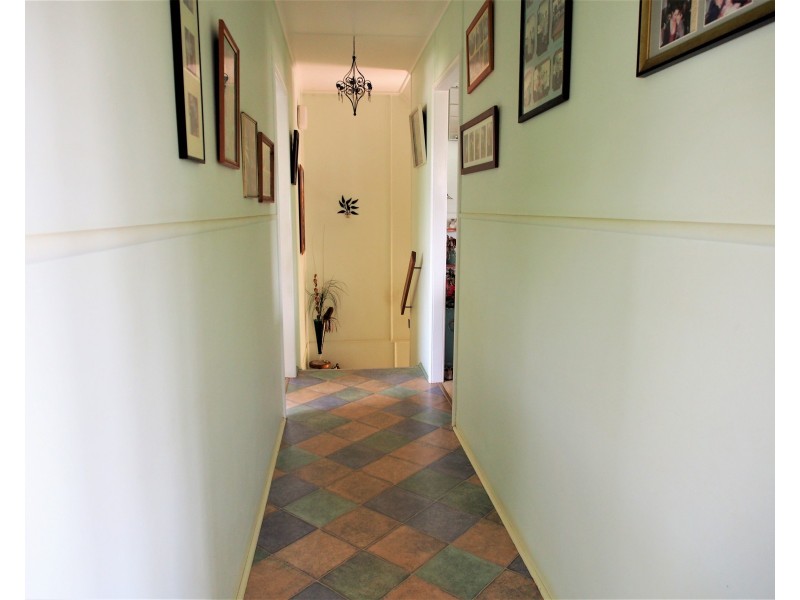 6 CEVN STREET, Childers QLD 4660