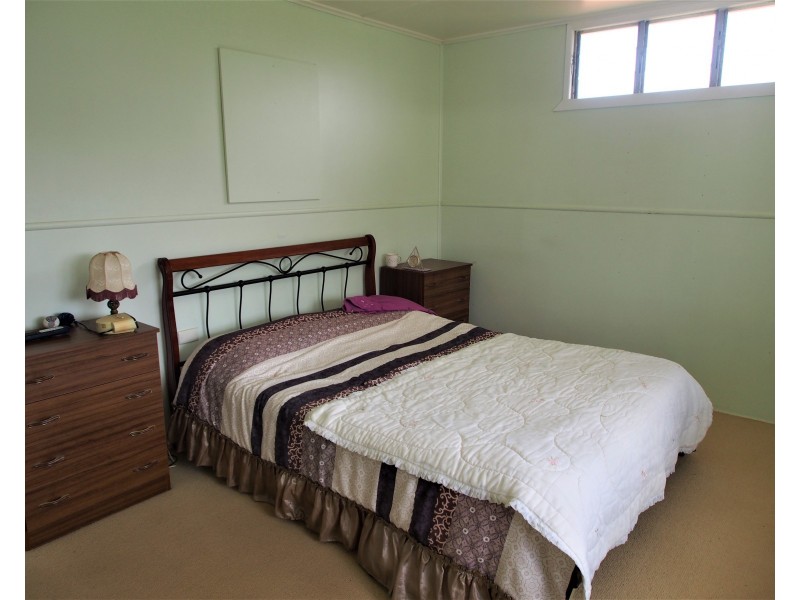 6 CEVN STREET, Childers QLD 4660