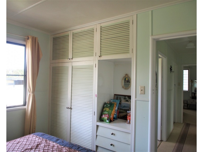 6 CEVN STREET, Childers QLD 4660