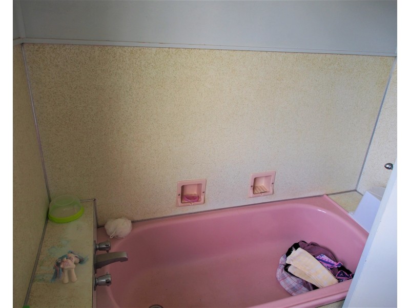 6 CEVN STREET, Childers QLD 4660