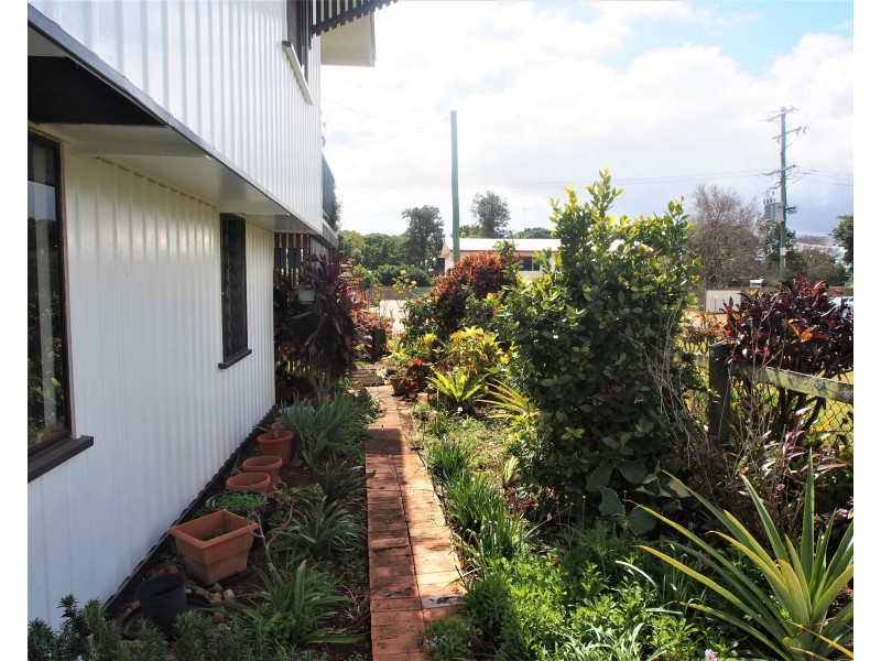 6 CEVN STREET, Childers QLD 4660