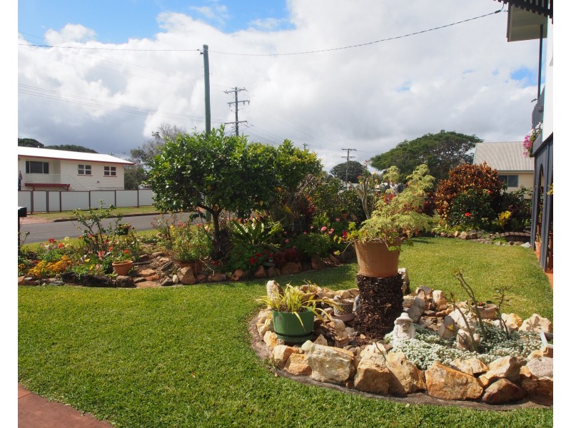 6 CEVN STREET, Childers QLD 4660