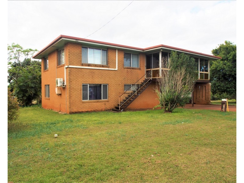 121 CHURCHILL STREET, Childers QLD 4660