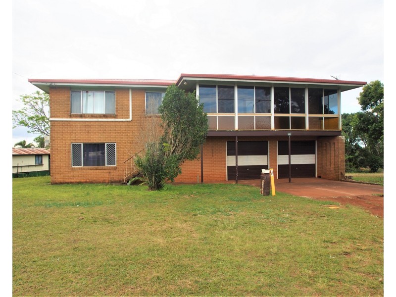121 CHURCHILL STREET, Childers QLD 4660
