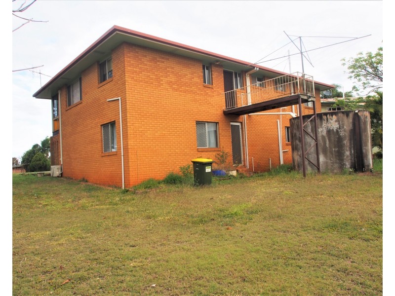 121 CHURCHILL STREET, Childers QLD 4660