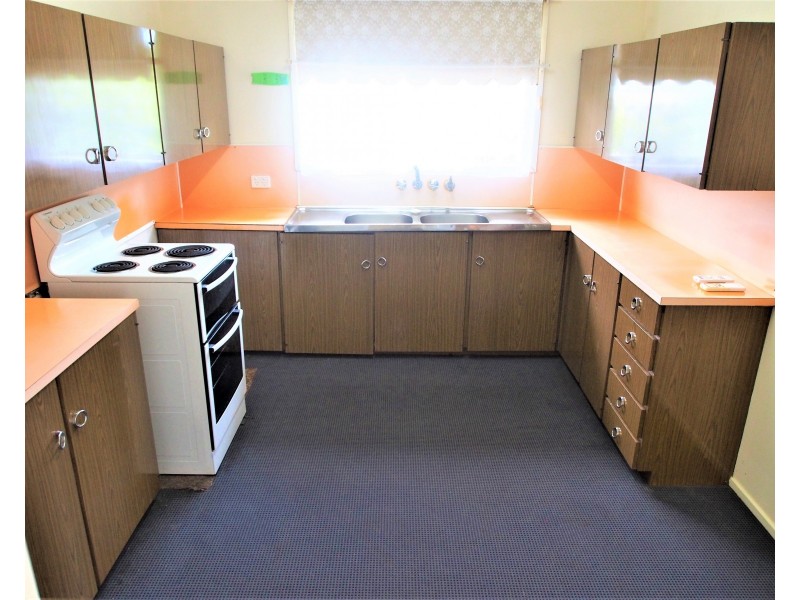 121 CHURCHILL STREET, Childers QLD 4660