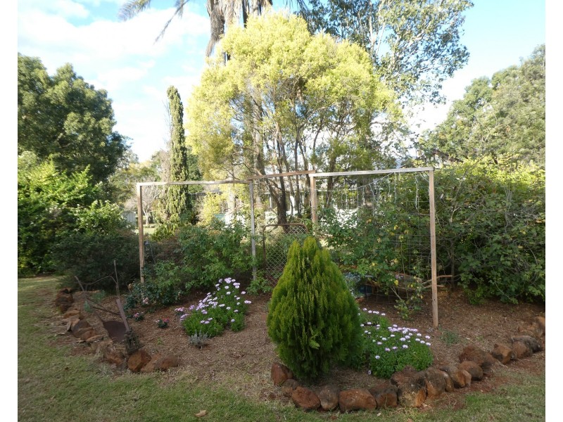 43 Cockings Road, Coalstoun Lakes QLD 4621