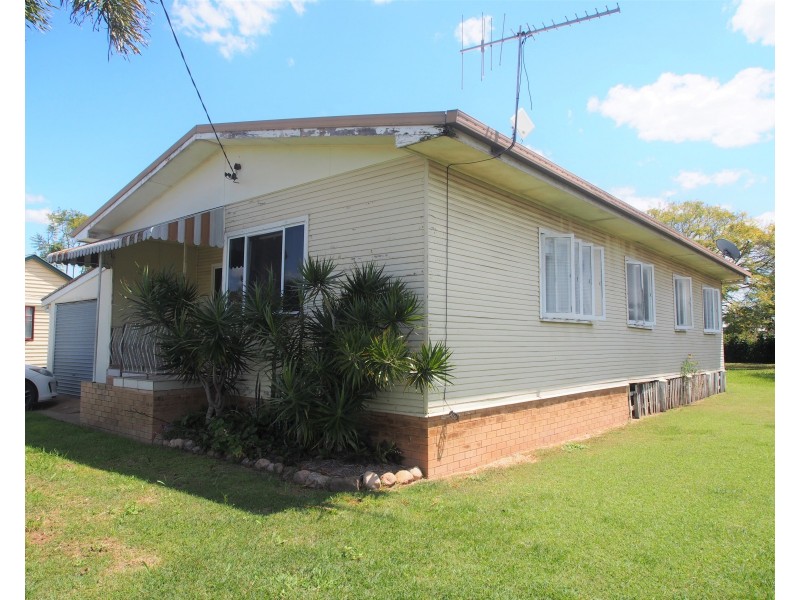 40 WALSH STREET, Biggenden QLD 4621