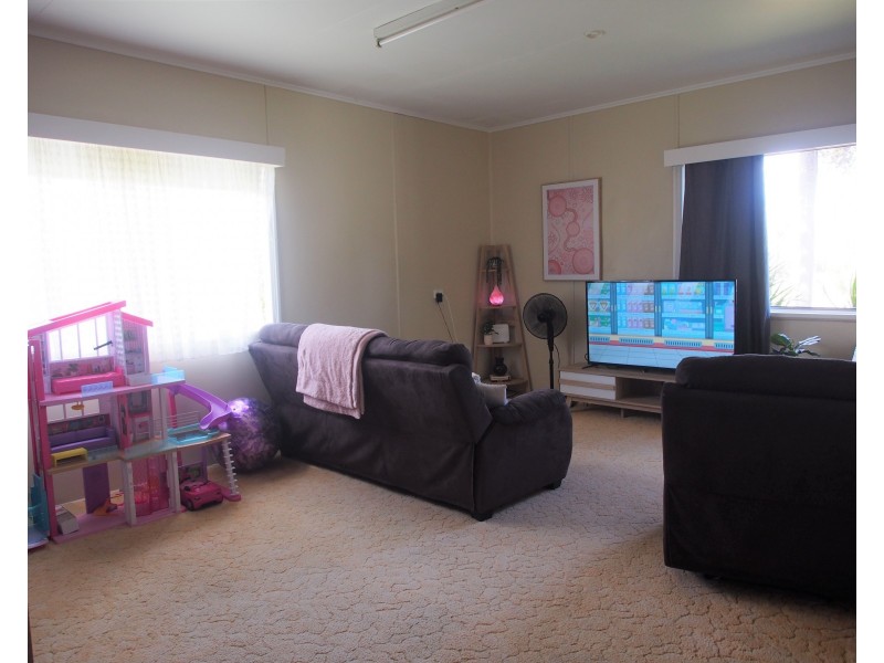 40 WALSH STREET, Biggenden QLD 4621