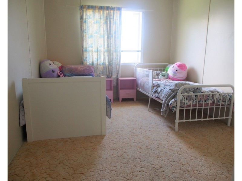 40 WALSH STREET, Biggenden QLD 4621