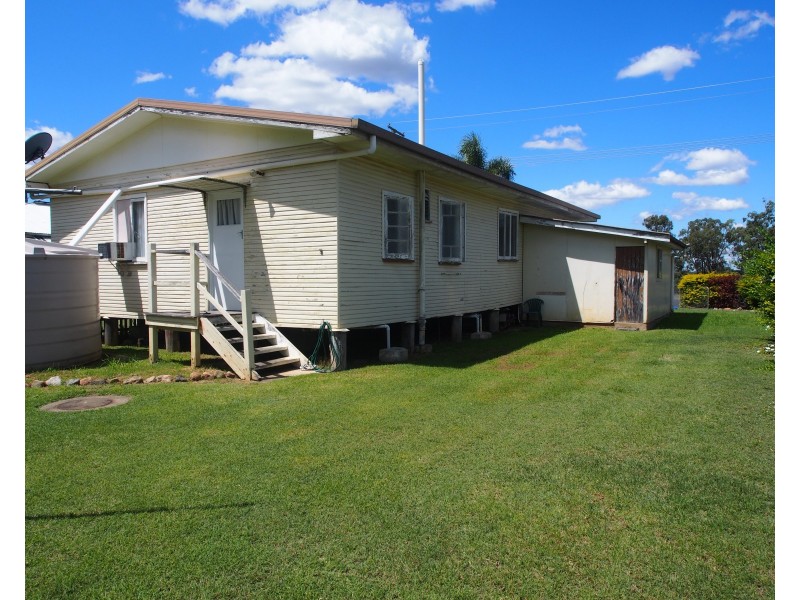 40 WALSH STREET, Biggenden QLD 4621