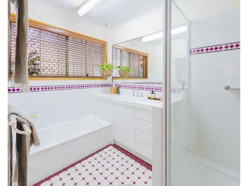 5 ELIZABETH STREET, Childers QLD 4660