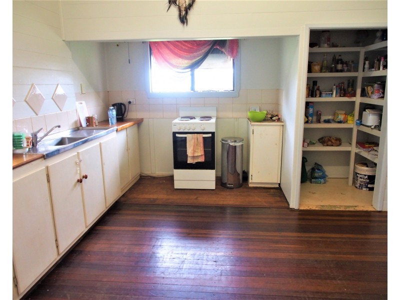 5 WEST STREET, Childers QLD 4660