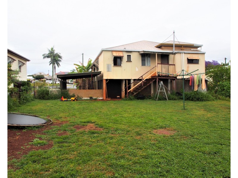 5 WEST STREET, Childers QLD 4660